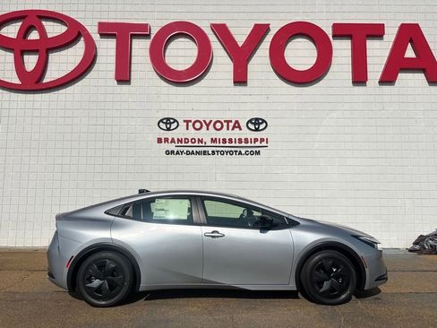 New 2026 Toyota Prius LE image 4