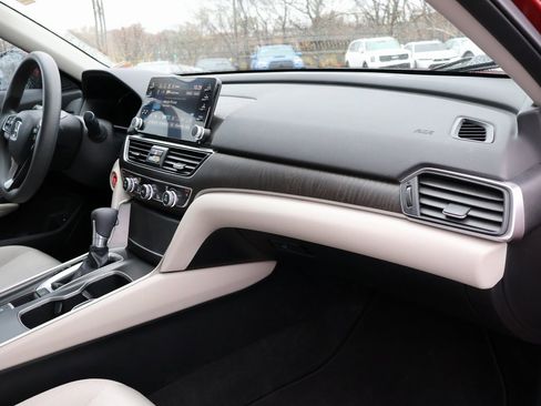 Certified 2018 Honda Accord EX image 9