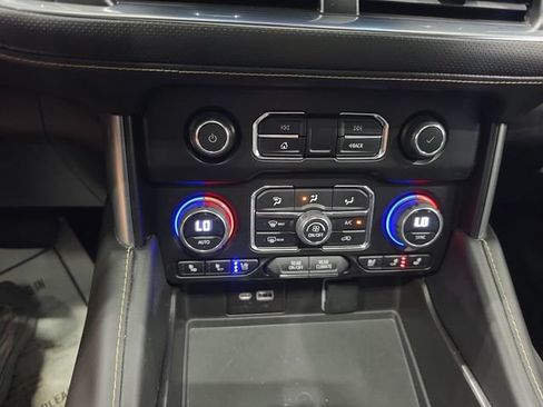 Used 2023 Chevrolet Tahoe Premier AWD/4WD image 15