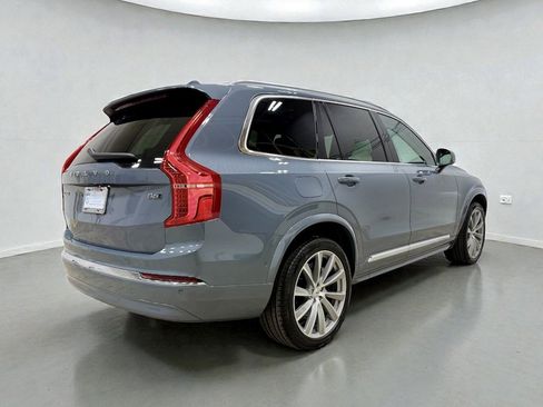 Used 2023 Volvo XC90 B6 Plus image 10
