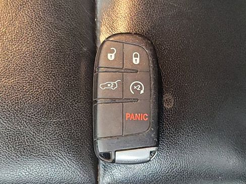 Used 2019 Jeep Grand Cherokee Limited AWD/4WD image 32