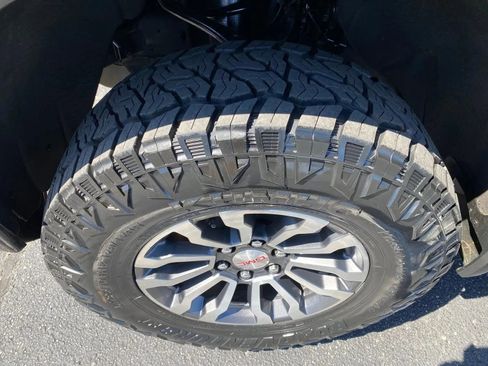 Used 2020 GMC Sierra 1500 AT4 w/ AT4 Premium Package image 10