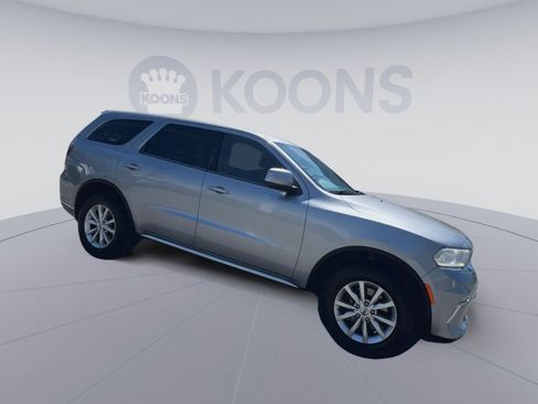 Used 2021 Dodge Durango SXT w/ 3rd Row Seating Group image 2