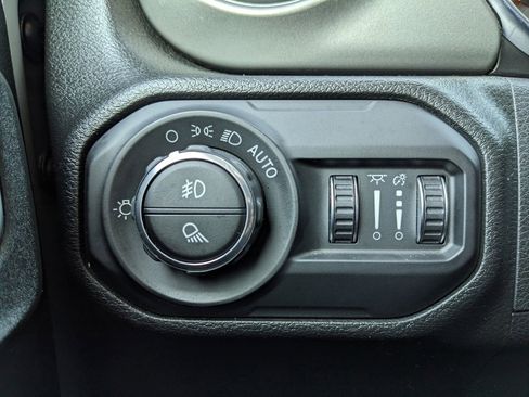 Certified 2022 Jeep Gladiator Willys image 49