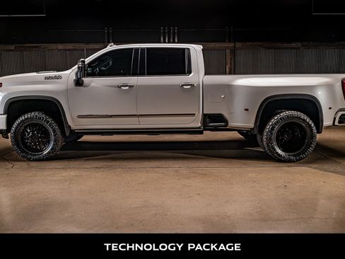 Used 2024 Chevrolet Silverado 3500 High Country w/ Technology Package AWD/4WD image 6