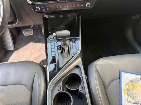 Certified 2023 Kia Niro EX FWD image 13