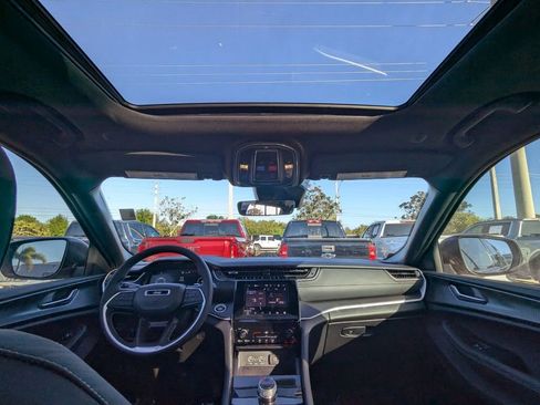 Used 2025 Jeep Grand Cherokee Laredo X w/ Trailer Tow Package image 20