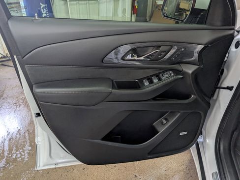 Used 2023 Chevrolet Traverse High Country w/ LPO, Floor Liner Package AWD/4WD image 17