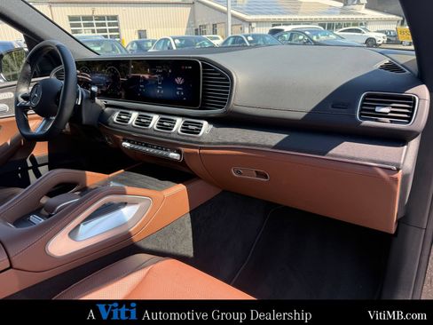 Certified 2025 Mercedes-Benz GLS 450 4MATIC w/ Pinnacle Trim Package image 30