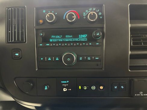 Used 2025 Chevrolet Express 3500 LT w/ LT Preferred Equipment Group image 26