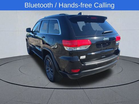 Used 2018 Jeep Grand Cherokee Laredo image 3