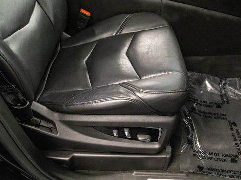 Used 2015 Cadillac Escalade Luxury image 34