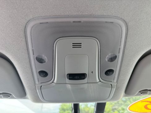 Used 2016 Toyota Prius Four FWD image 23