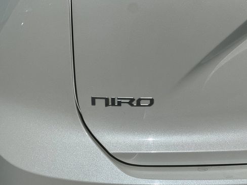 Certified 2023 Kia Niro Wind FWD image 33