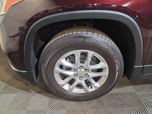 Used 2021 Chevrolet Traverse LT FWD image 18