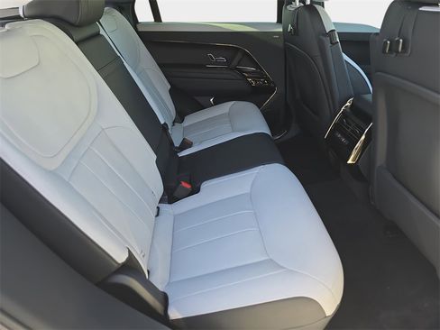 Certified 2025 Land Rover Range Rover Sport Dynamic SE image 11