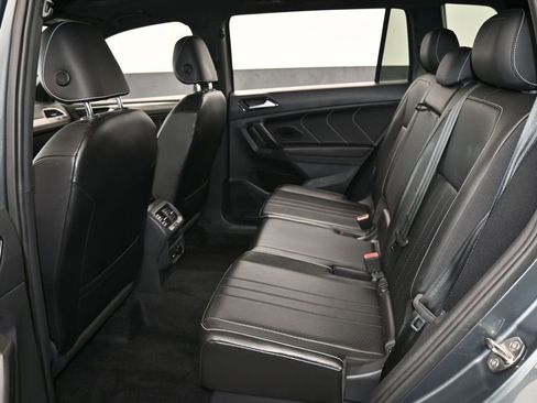 Used 2022 Volkswagen Tiguan SE R-Line AWD/4WD image 36