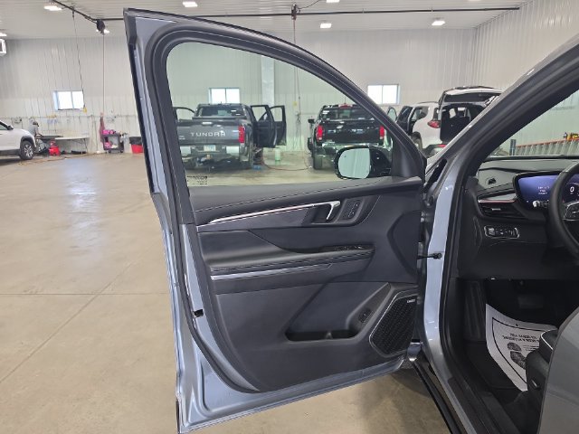 Used 2026 Buick Enclave Sport Touring AWD/4WD image 24