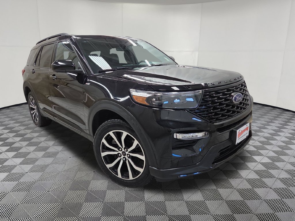 Used 2023 Ford Explorer ST-Line w/ Class IV Trailer Tow Package AWD/4WD image 3