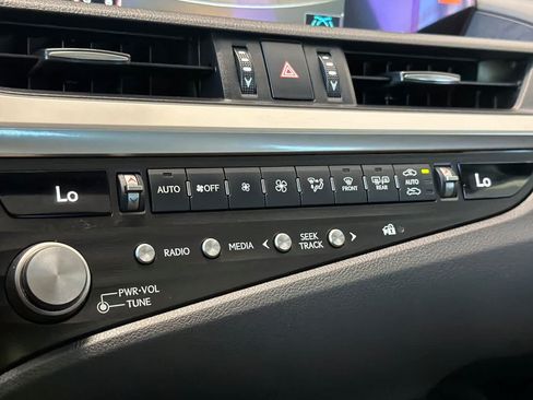 Used 2021 Lexus ES 300h w/ Premium Package FWD image 22