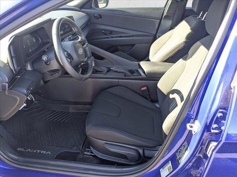 Used 2025 Hyundai Elantra Sport image 15