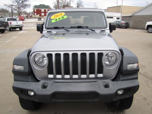 Used 2018 Jeep Wrangler Unlimited Sport S image 3
