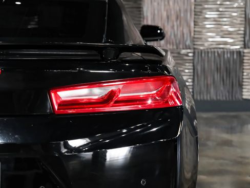 Used 2018 Chevrolet Camaro SS image 34