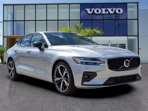 Certified 2023 Volvo S60 B5 Core FWD image 1