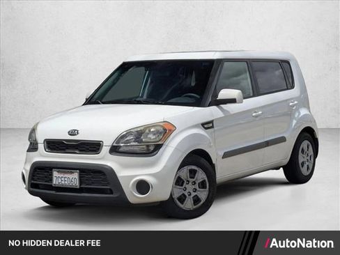 Used 2013 Kia Soul FWD image 1