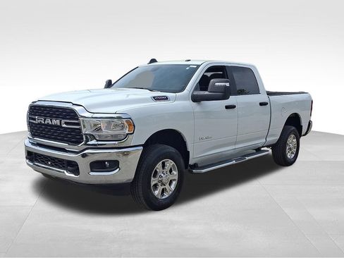 Used 2024 RAM 2500 Big Horn AWD/4WD image 3
