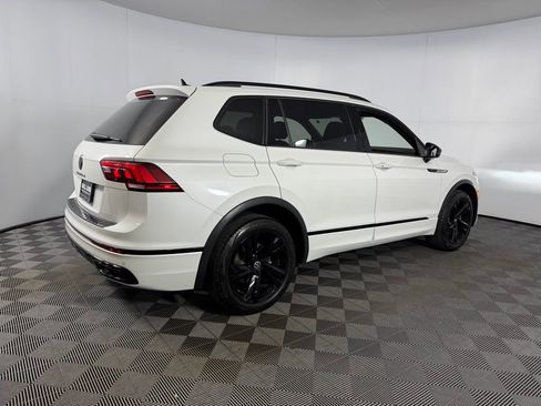 Used 2024 Volkswagen Tiguan SE R-Line FWD image 8