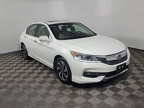 Certified 2017 Honda Accord EX image 1