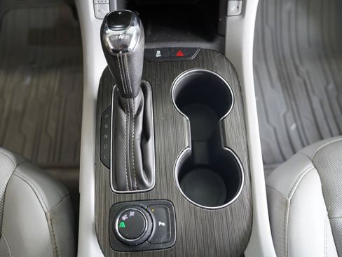 Used 2019 GMC Acadia SLT FWD image 22