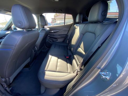 Used 2025 Buick Envista Sport Touring image 25