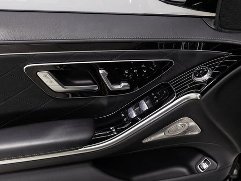 Used 2023 Mercedes-Benz S 580 4MATIC Sedan image 6
