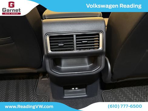 Used 2025 Volkswagen Atlas Cross Sport SE AWD/4WD image 37