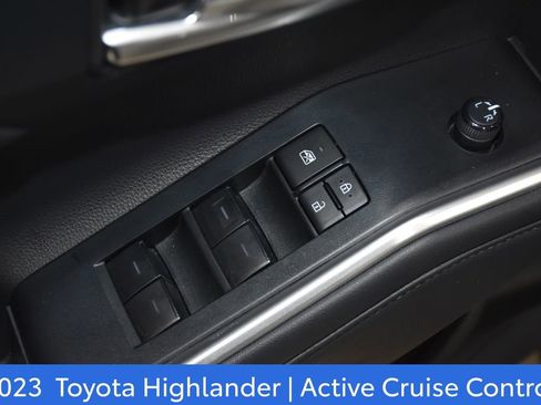 Certified 2023 Toyota Highlander XLE image 21