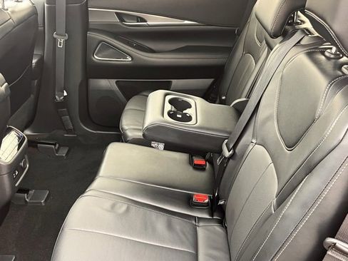 Certified 2024 INFINITI QX60 Luxe w/ Performance Audio Package image 27