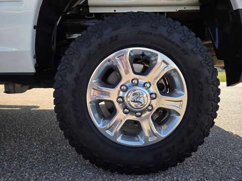 Used 2024 RAM 2500 Big Horn w/ Off Road Package AWD/4WD image 9