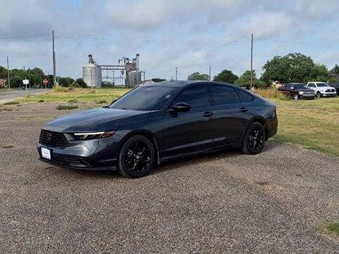 Used 2025 Honda Accord SE image 4