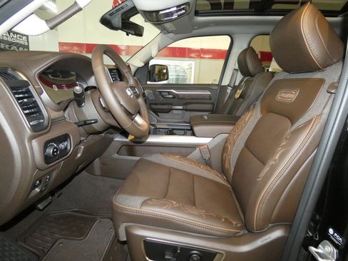 New 2025 RAM 1500 Limited image 11