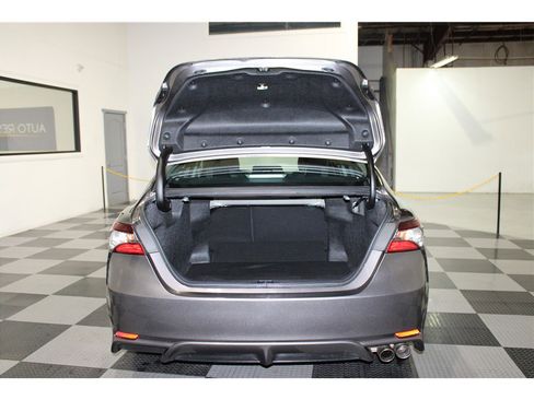 Used 2023 Toyota Camry SE image 19