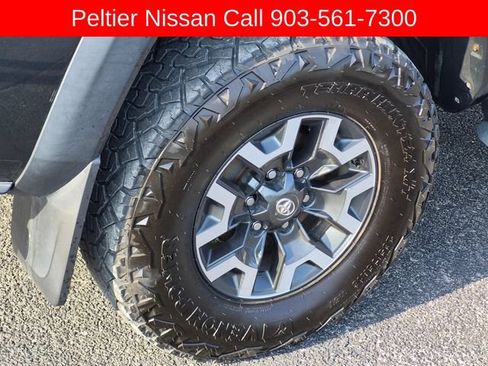 Used 2020 Toyota Tacoma TRD Off-Road w/ TRD Premium Off Road Package AWD/4WD image 7