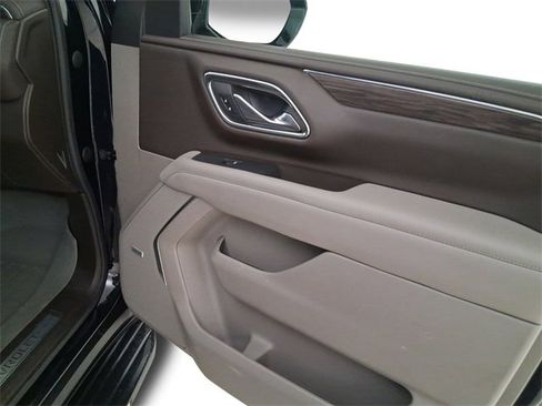 Used 2021 Chevrolet Suburban LT image 15