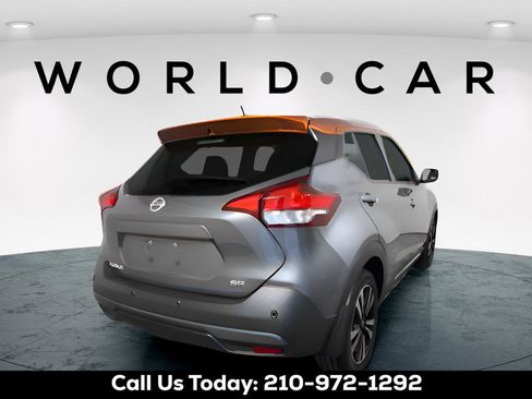 Used 2020 Nissan Kicks SR image 9