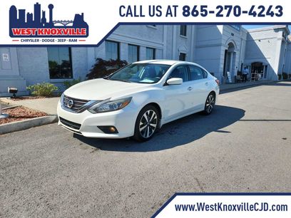 Used 2016 Nissan Altima 2.5 SR w/ Interior Lighting Package