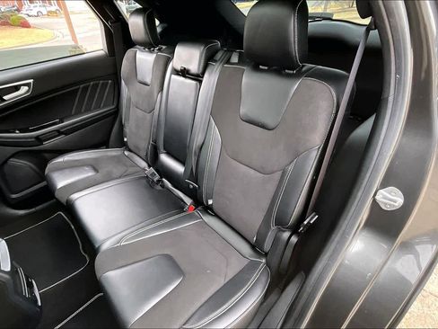 Used 2019 Ford Edge ST w/ Equipment Group 401A image 21