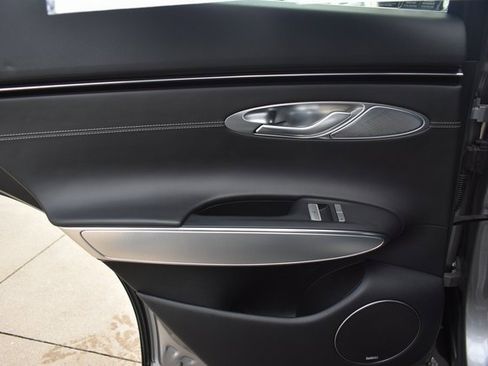 Used 2022 Genesis GV70 2.5T w/ Select Package image 40