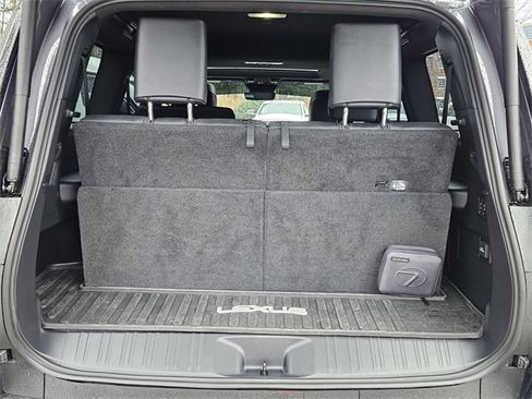 Used 2024 Lexus GX 550 w/ Cold Area Package image 28