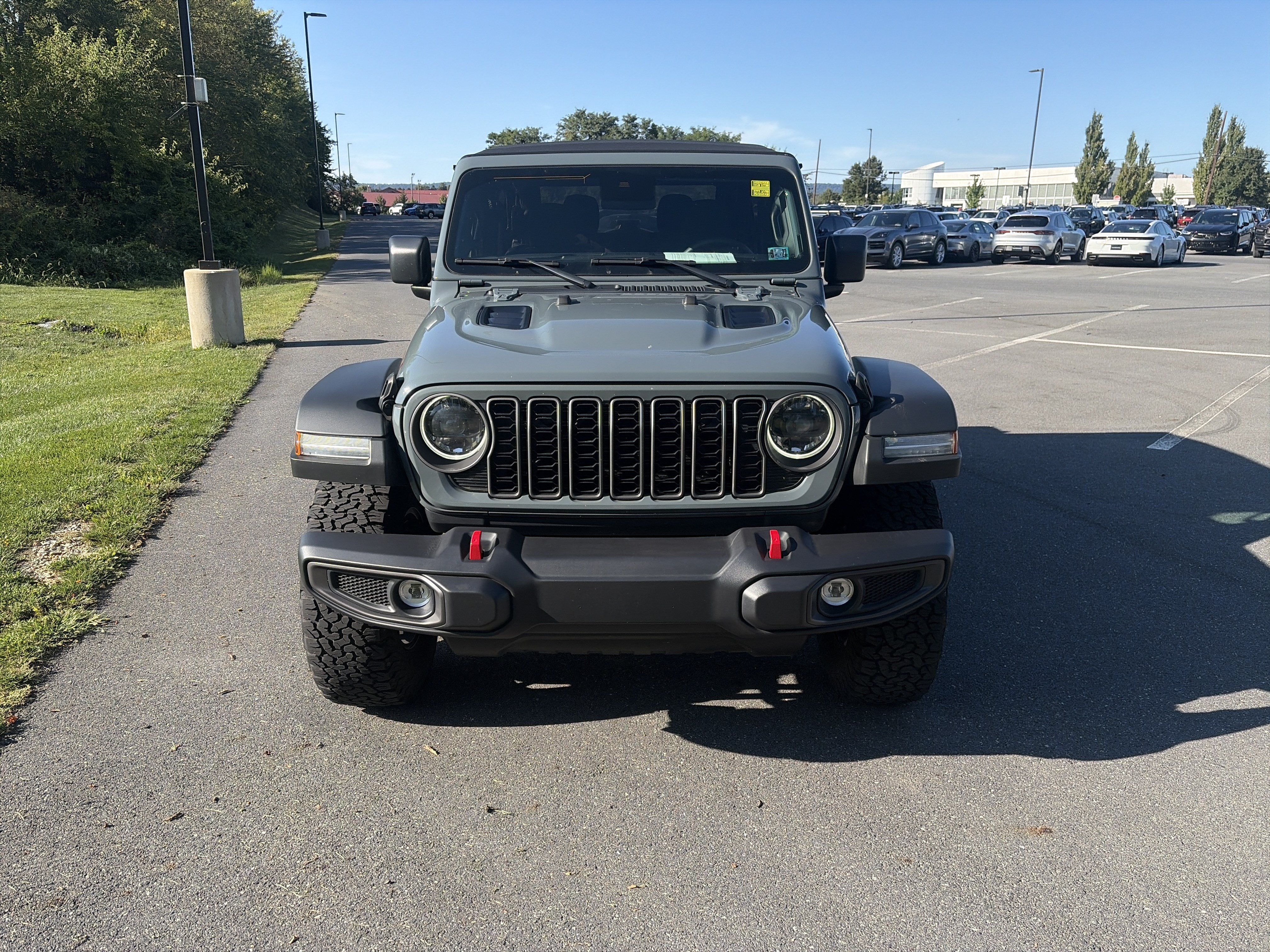 Used 2024 Jeep Wrangler Rubicon AWD/4WD image 2